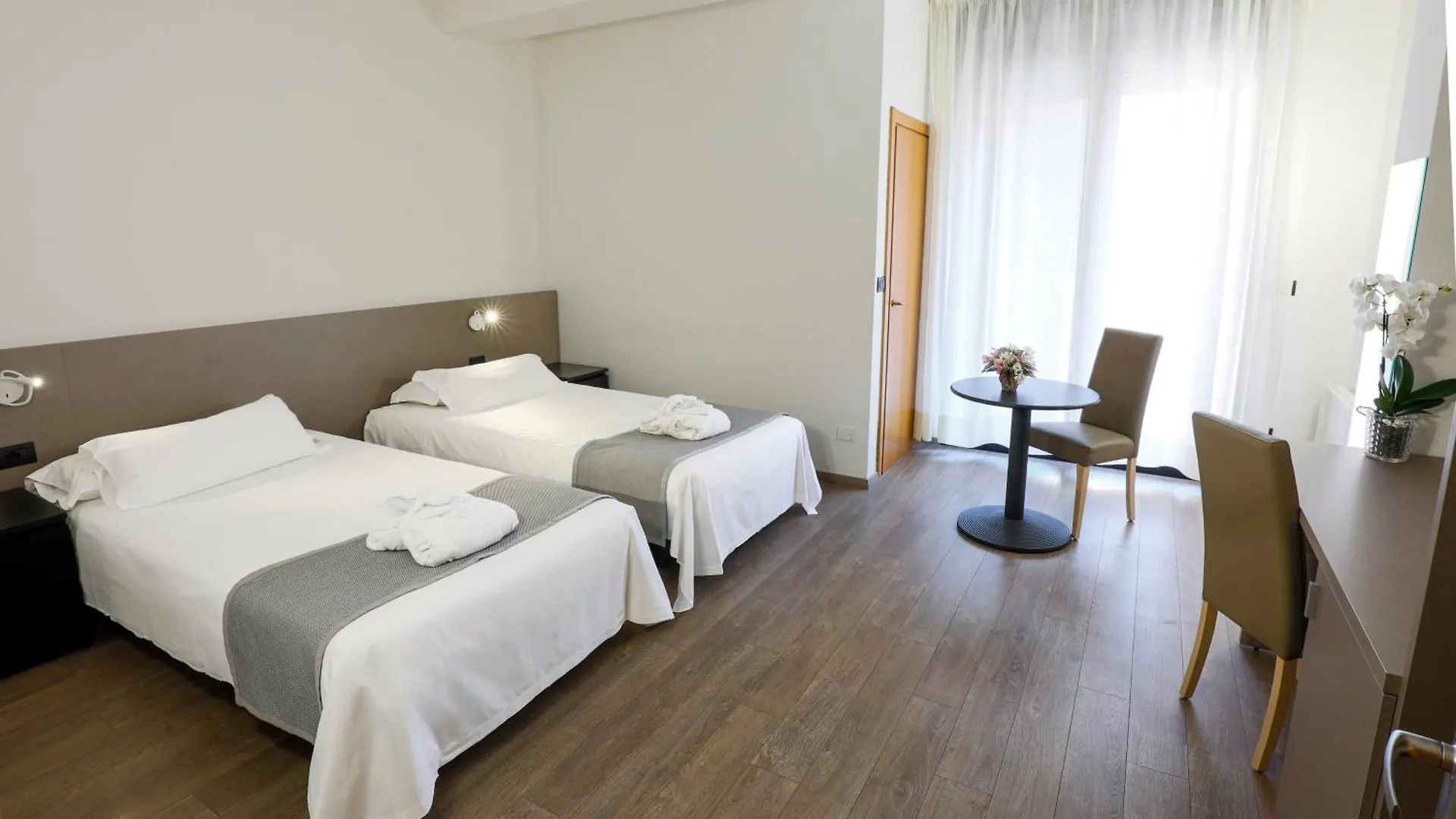 Hotel Molino Rosso Imola 4*,