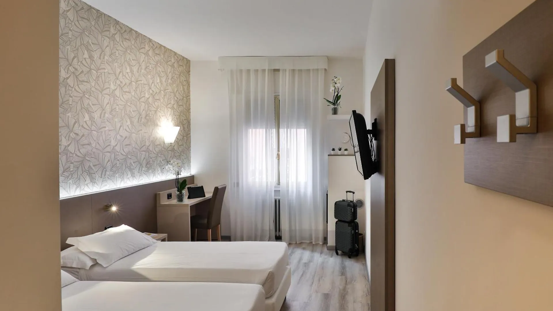 Hotel Molino Rosso Imola 4*,